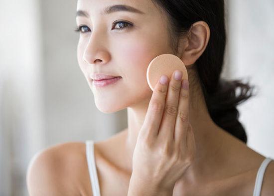 粉饼上底妆的正确用法普通粉饼,粉饼底妆怎么化干净服帖