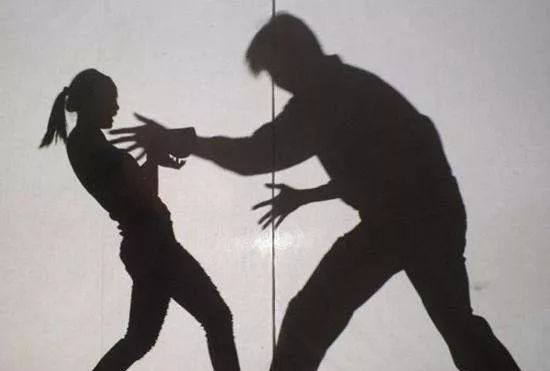 检察官愤怒片段,检察官发怒完整视频