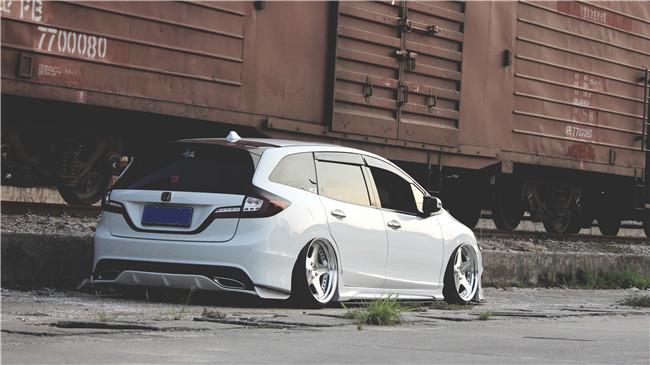 从“背书包穿校服”到毕业一身朴素白衣，福建车友打造超帅本田杰德