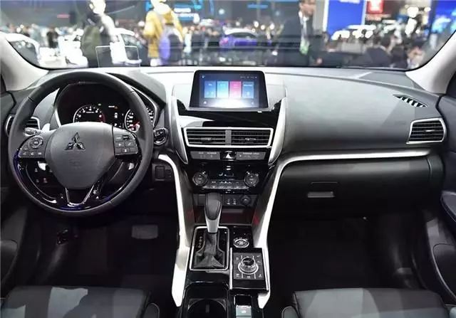 三菱奕歌和日产逍客哪个更好,三菱最老款suv