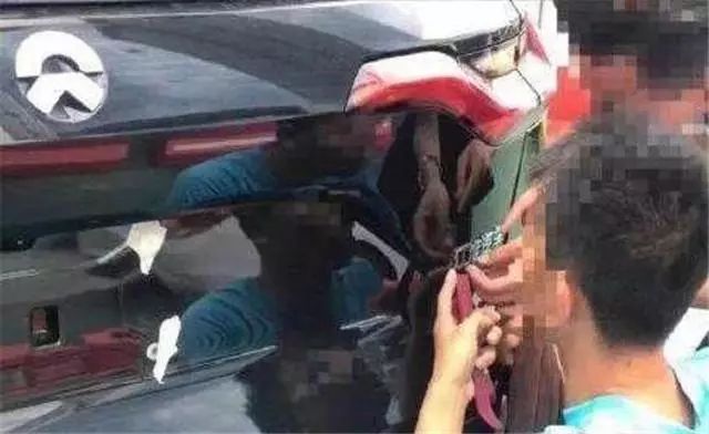 钄氭潵姹借溅es8灏炬爣,钄氭潵杞︿富绗竴浠朵簨