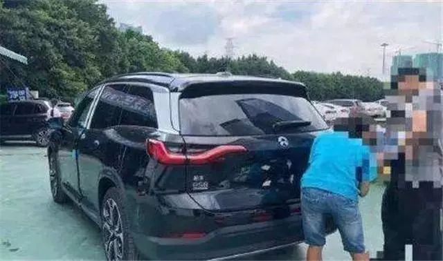 钄氭潵姹借溅es8灏炬爣,钄氭潵杞︿富绗竴浠朵簨