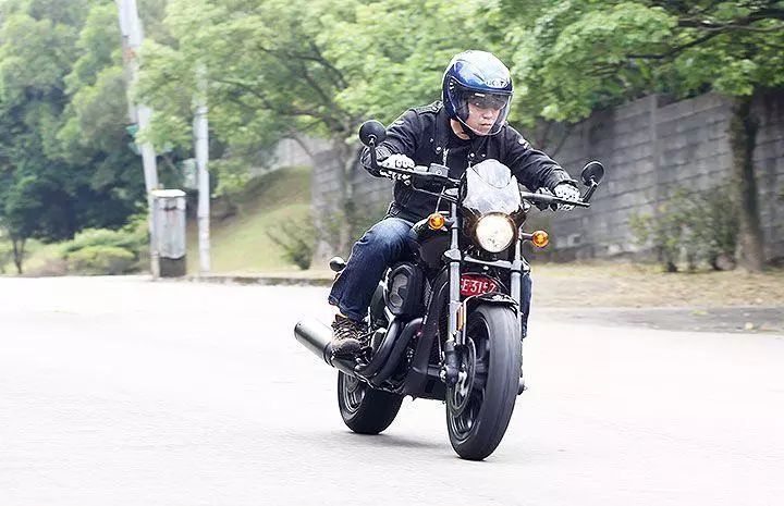 试驾2024款哈雷旗舰款,哈雷roadrod