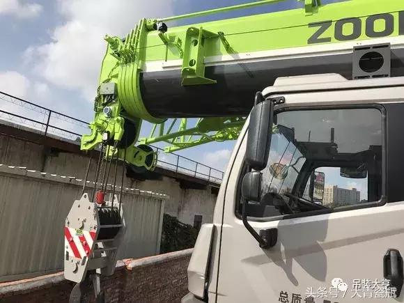 中联重科第一吊车,中联第一台吊车