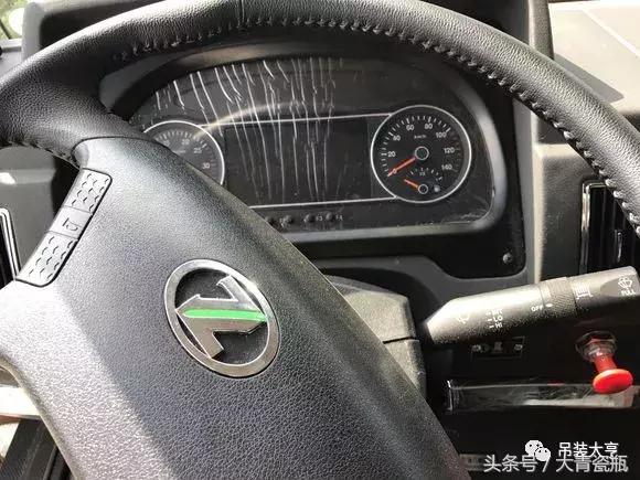 中联重科第一吊车,中联第一台吊车