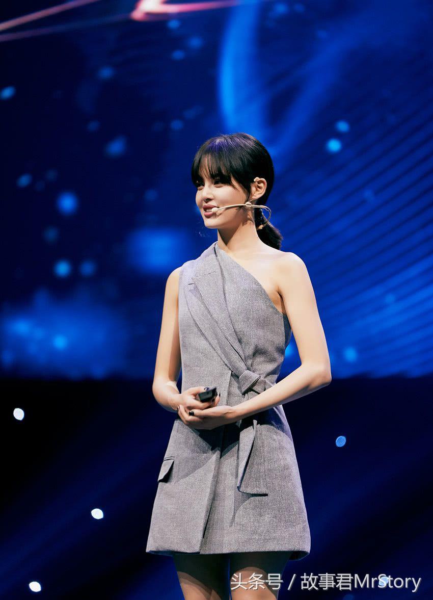 这个满脸写着“欲望”的女演员说:我想红,我想赚钱