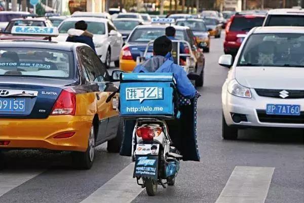 星巴克跌下神坛,星巴克退不了单