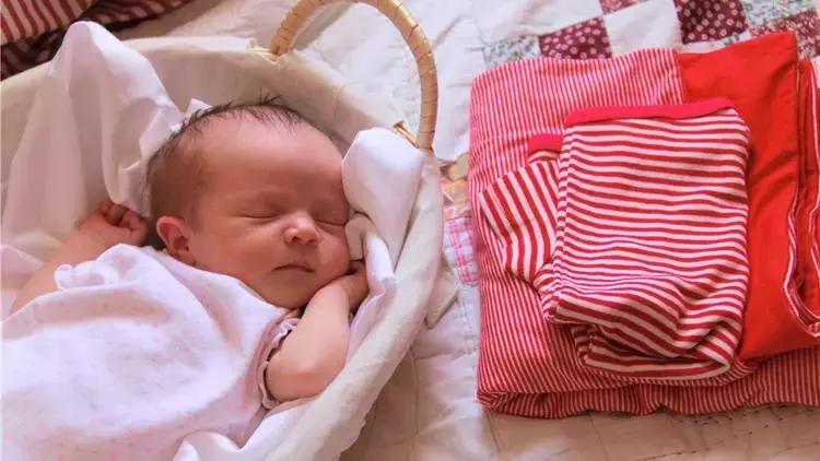 产科医生帮孕妈分娩做准备,产科科普孕妈妈需要准备什么东西