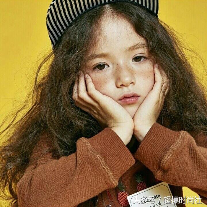 最美混血小女孩中国,混血萝莉雀斑小女孩