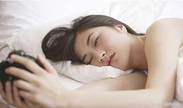 做梦梦见小白狗是什么意思,孕妇梦见小黑狗是胎梦吗