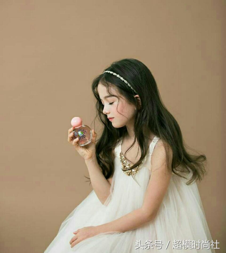 最美混血小女孩中国,混血萝莉雀斑小女孩