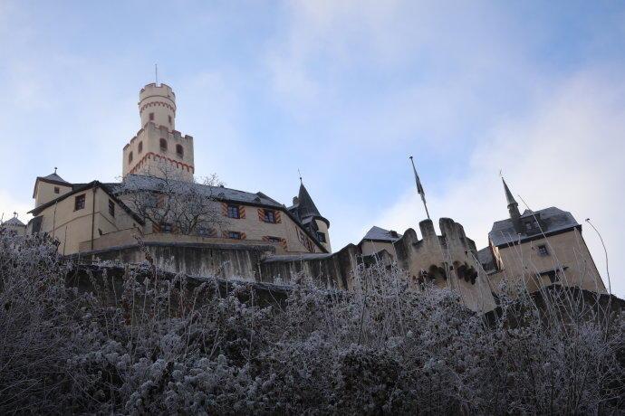 德国这个中世纪古堡，厕所正对餐厅，墙上挂着贞操带！