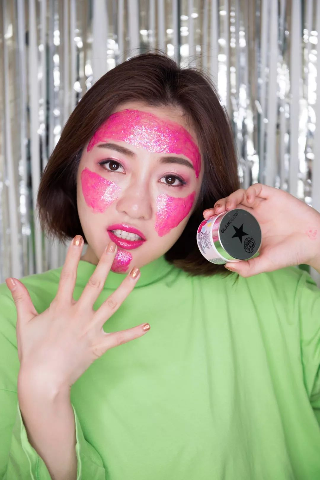 闪闪惹人爱｜即使是去拯救世界，女生也要BlingBling！