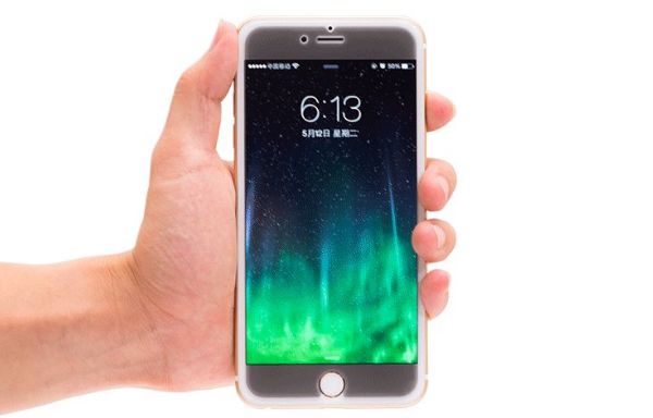 手机贴膜水凝膜和钢化膜哪个好,手机贴膜和水凝膜哪个好