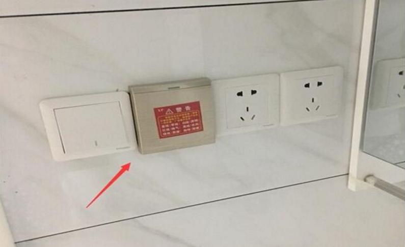 卫生间先吊顶还是先安装淋浴隔断,淋浴隔断要不要做到顶