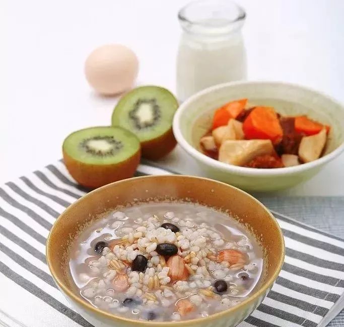 【养生】天热吃不下饭？炎夏多喝这碗粥，清凉又开胃！