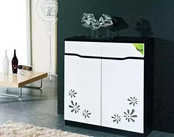 邻居家鞋柜正对入门怎么化解,入户门正对鞋柜风水