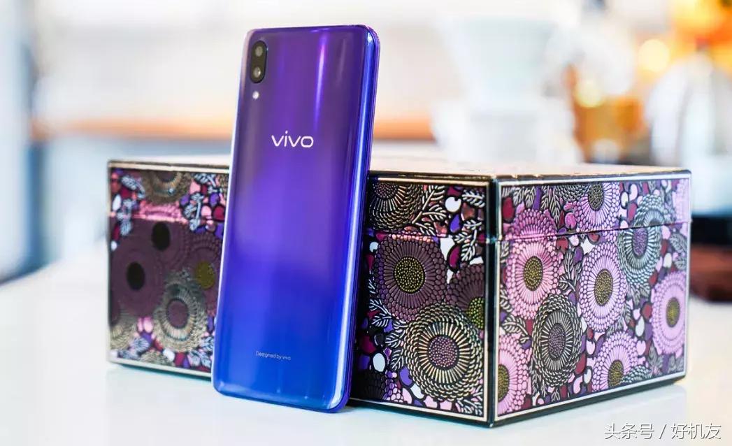 盘点手机惊艳的配色,一款变色的手机