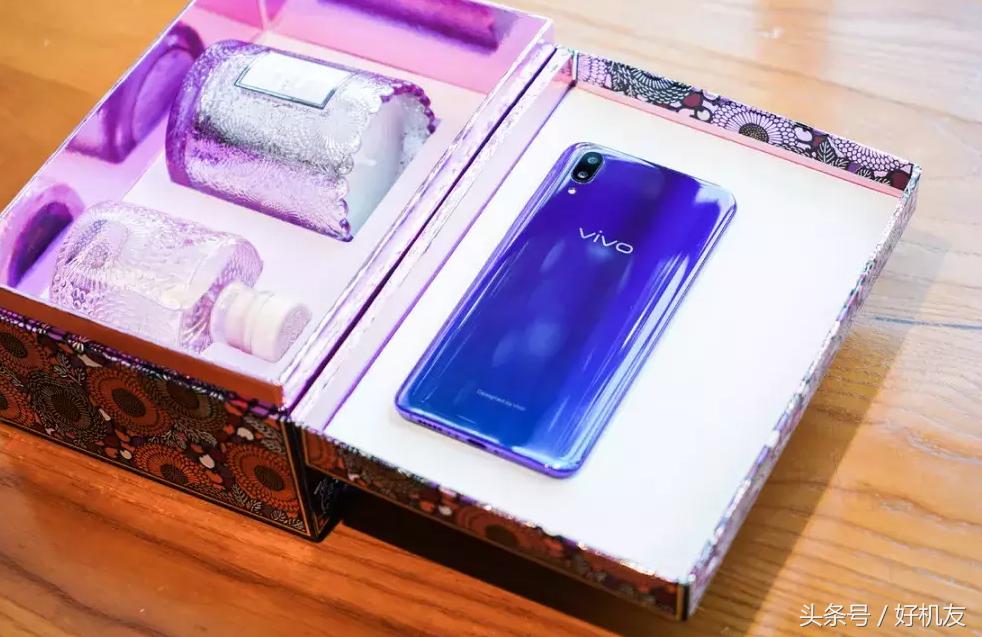 盘点手机惊艳的配色,一款变色的手机