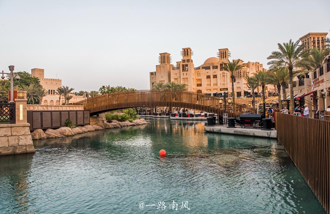 常年干旱的阿联酋遭暴雨侵袭,阿联酋严重缺水主要原因