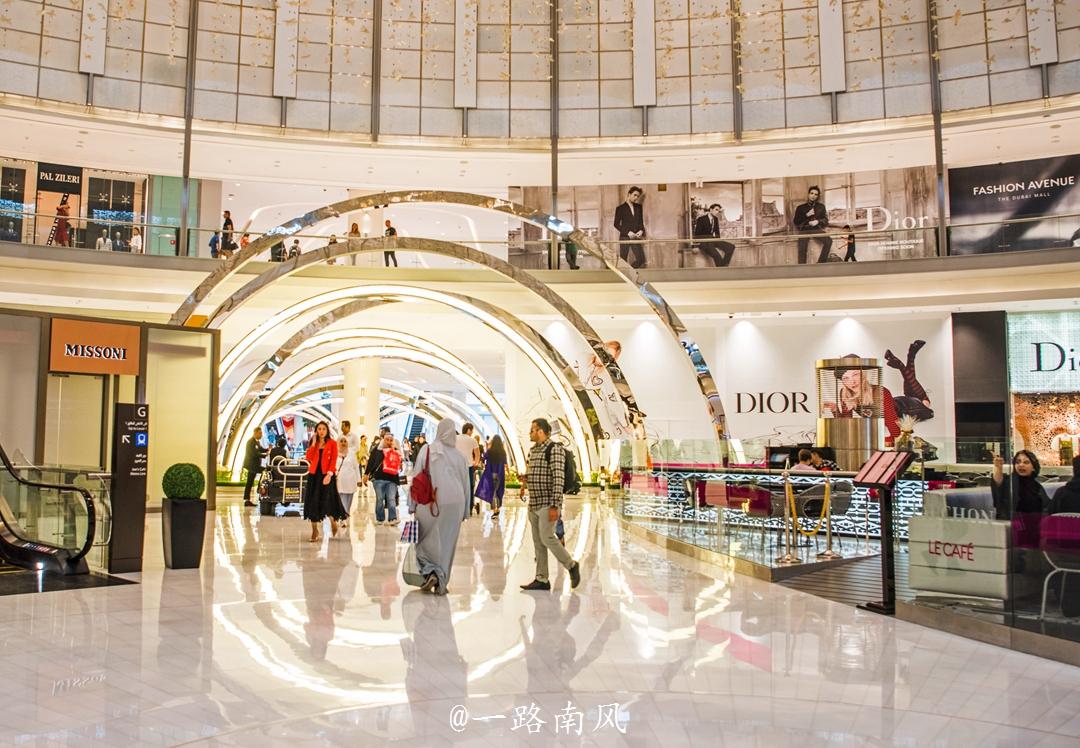 常年干旱的阿联酋遭暴雨侵袭,阿联酋严重缺水主要原因