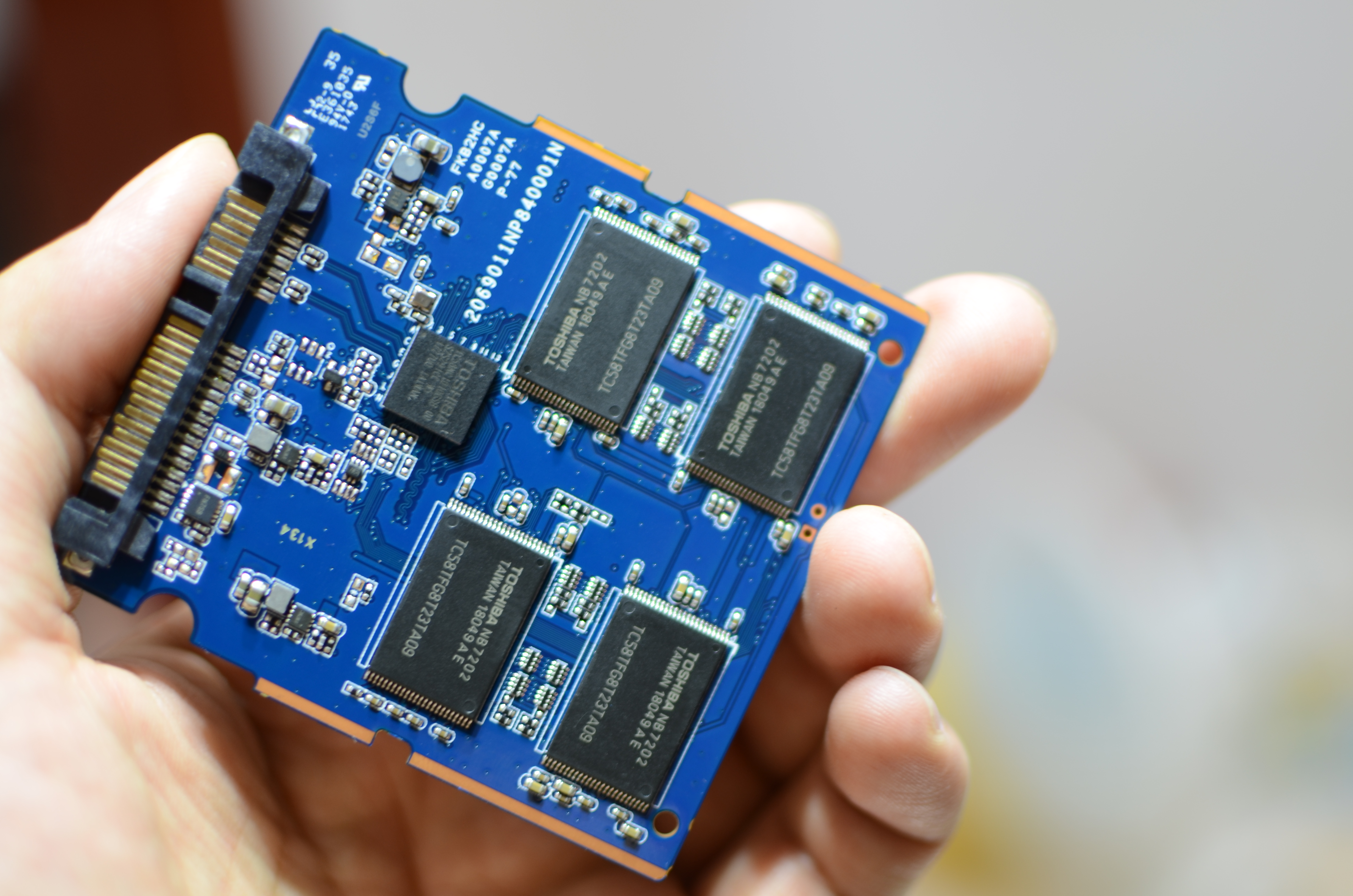 硬盘价格触底,东芝tr200固态怎样