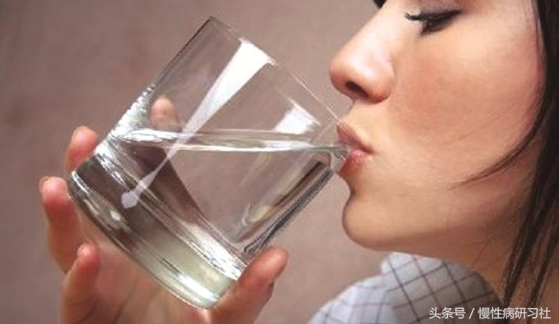 天热中暑怎么办牢记这几招,天太热了快中暑