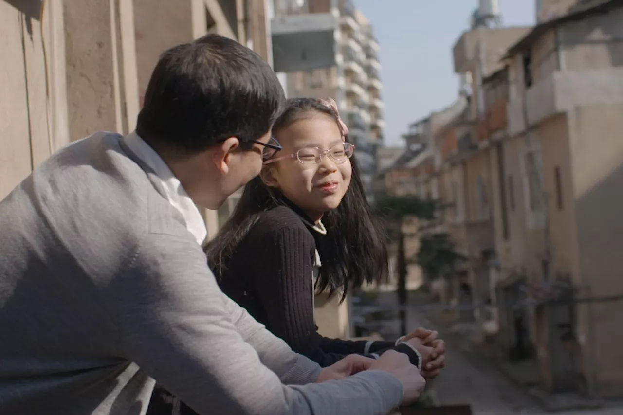 11岁小萝莉玩重金属，琴技炸裂！这个00后一定能引爆中国音乐圈！