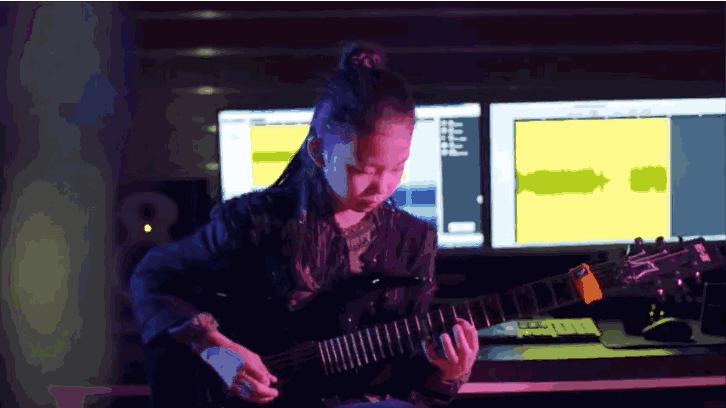 11岁小萝莉玩重金属，琴技炸裂！这个00后一定能引爆中国音乐圈！