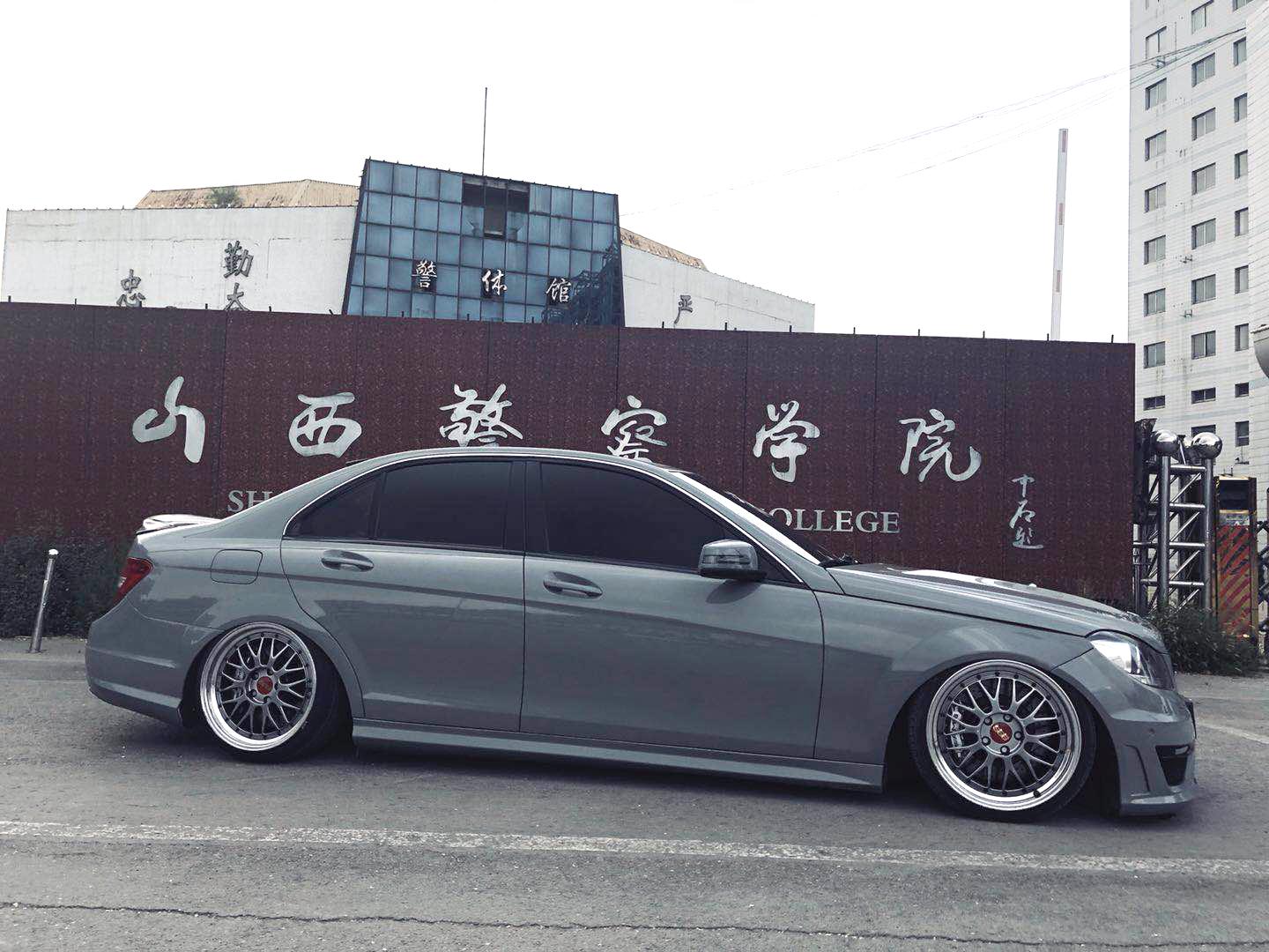 老款奔驰c63沉浸体验,老款奔驰c63值得入手吗