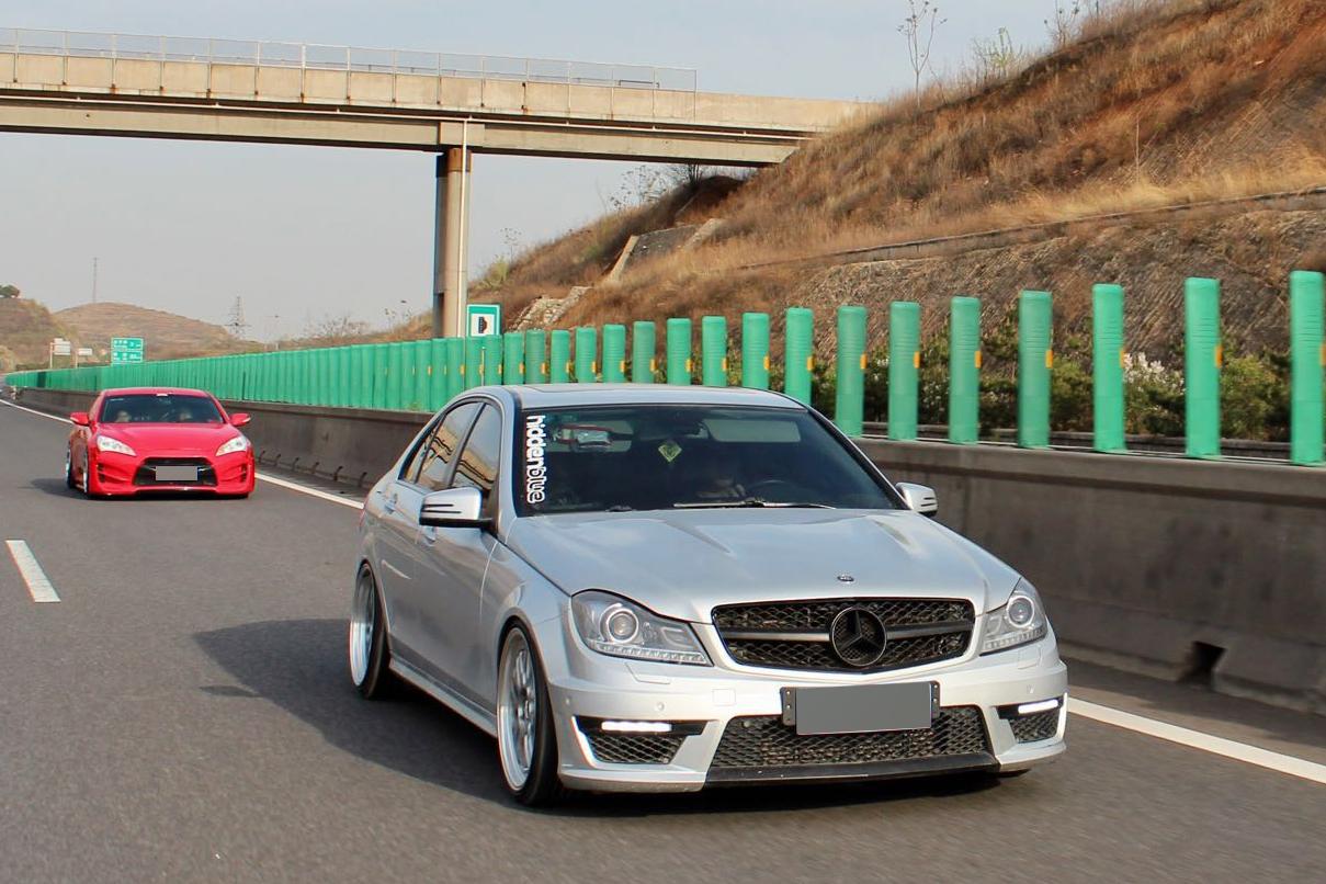 老款奔驰c63沉浸体验,老款奔驰c63值得入手吗