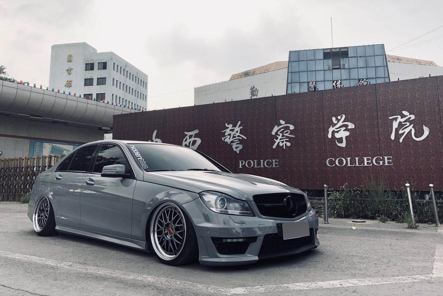 老款奔驰c63沉浸体验,老款奔驰c63值得入手吗