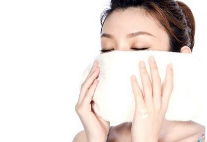 都8102年了,还用这些方法祛黑头,你的脸还好吗?