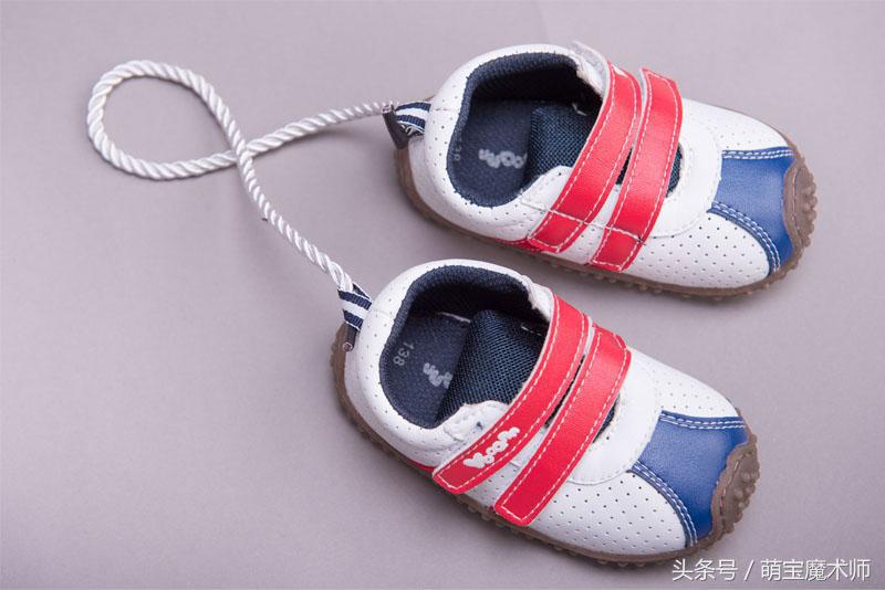 如何给宝宝选择学步鞋,宝宝学步鞋应该穿软底还是硬底