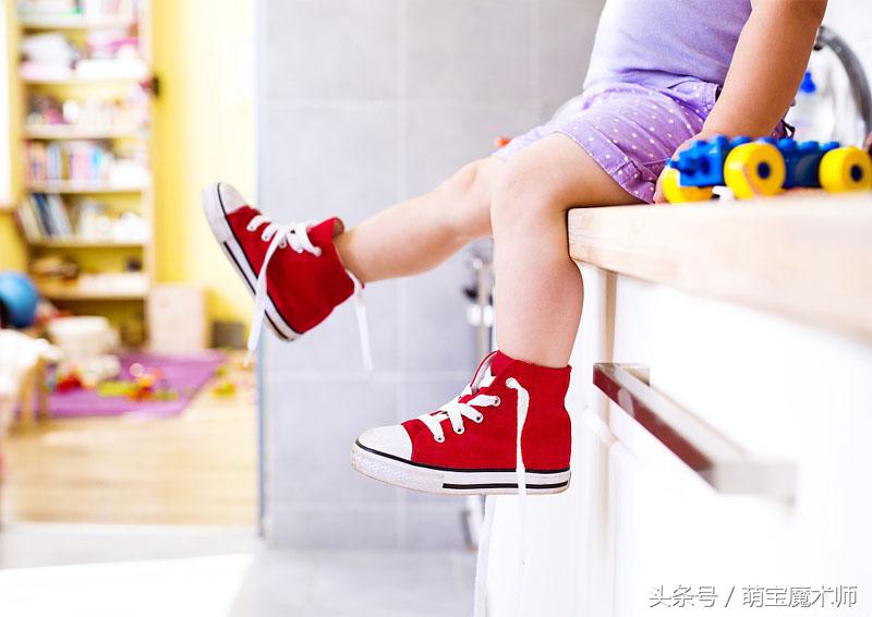 如何给宝宝选择学步鞋,宝宝学步鞋应该穿软底还是硬底