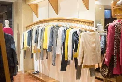 优衣库在走下坡路吗,优衣库吊牌