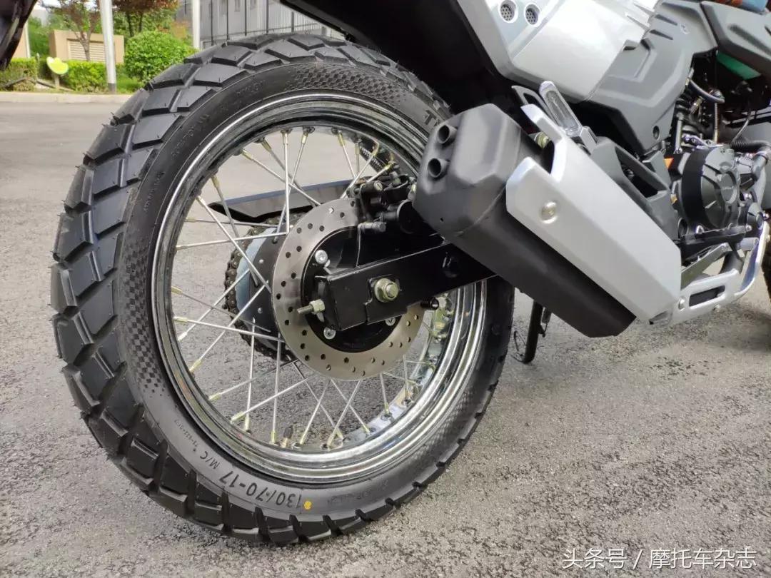 全车LED,仪表在油箱上,原厂钥匙竟然是开瓶器,力帆KPM200开箱