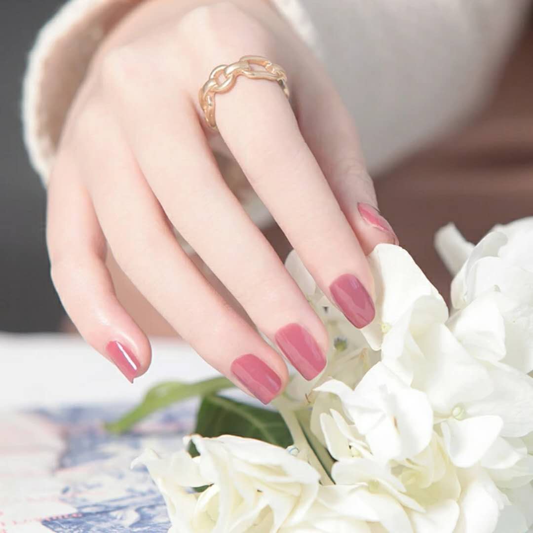 只有三种颜色指甲油怎么做美甲,用几种指甲油做最简单的美甲