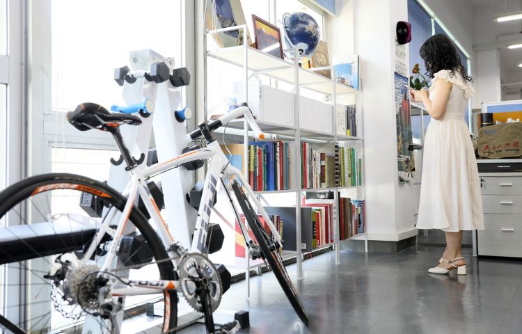 世界上最豪华董事长办公室,世界最大芯片公司董事长