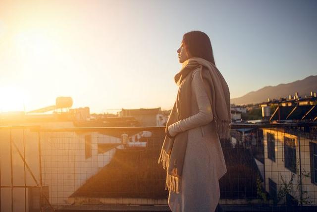 感觉自己在感情中很被动怎么破局,在感情中处于被动的原因分析