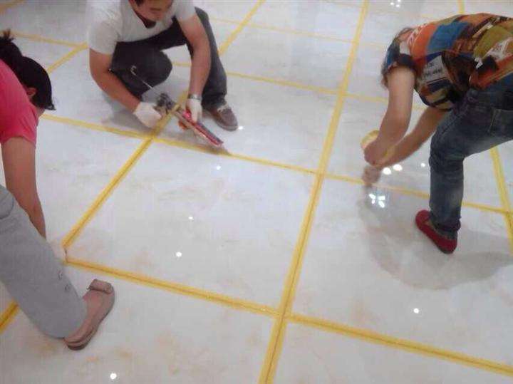 美缝师傅常用的美缝剂,美缝剂美缝过程及注意事项