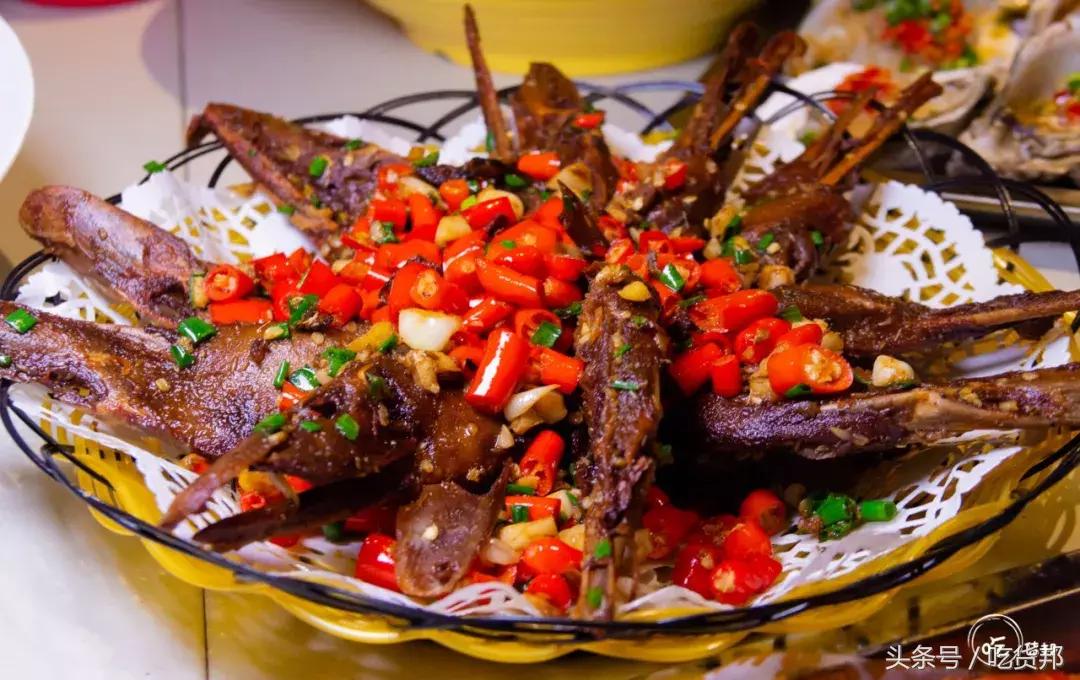 送花甲/小龙虾！还有岳阳姜辣菜助阵，这家小龙虾音乐剧演的不错