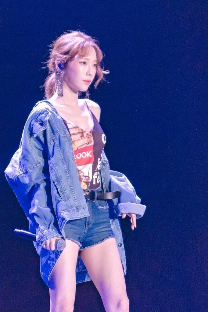 金泰妍最新穿搭,金泰妍和宣美视频