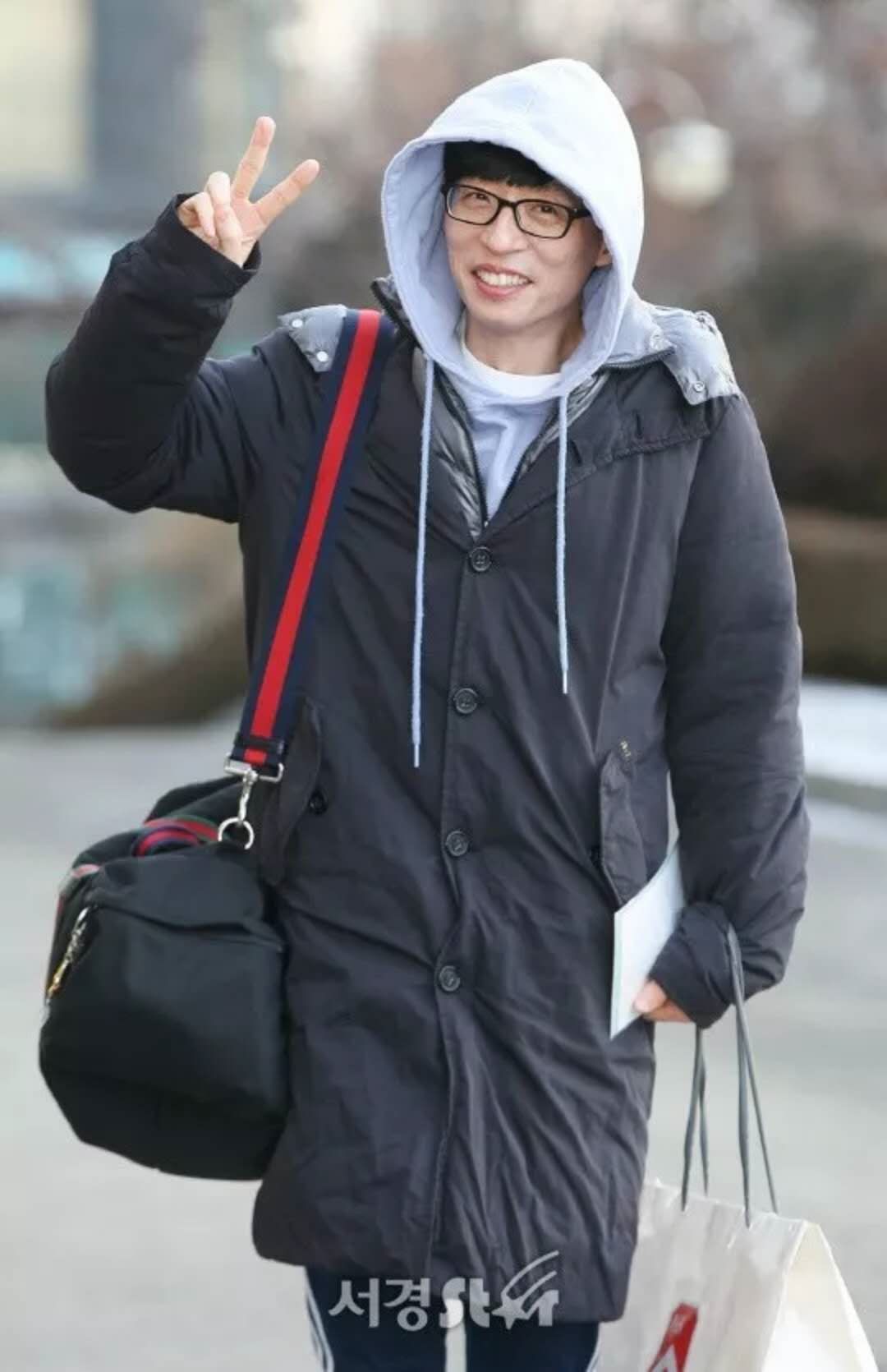 刘大神喜提阿汤哥，又顺手抛来一份缩毛孔秘籍