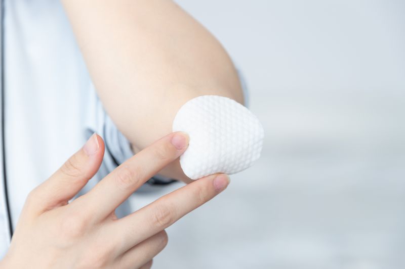 刘大神喜提阿汤哥，又顺手抛来一份缩毛孔秘籍