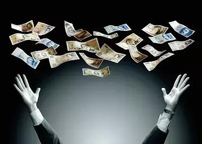 大学生网上应聘，从被骗入传销组织到坠河身亡，只过了8天……｜今晚九点半