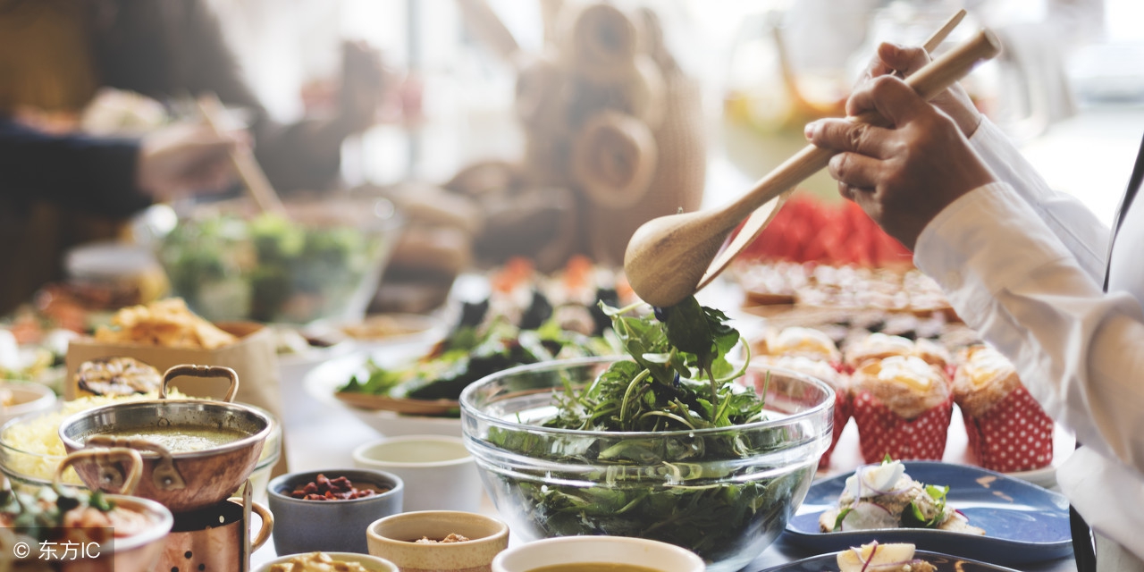 云味馆、海底捞都在做的一件事：让员工拼起来！