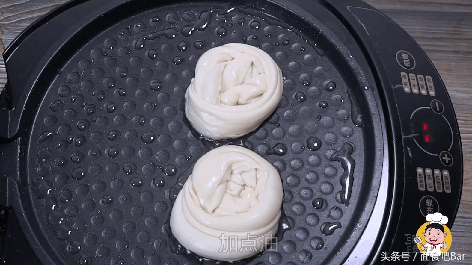 怎么烙饼使饼皮软不酥,烙饼柔软起层有秘诀