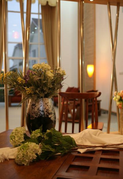 永不过时的中式餐桌,简约中式餐桌