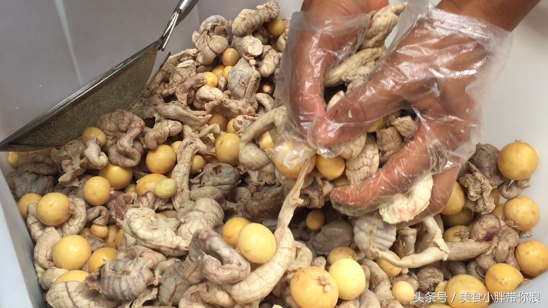 94年小伙卖卤肉十年,28岁小伙卖卤肉